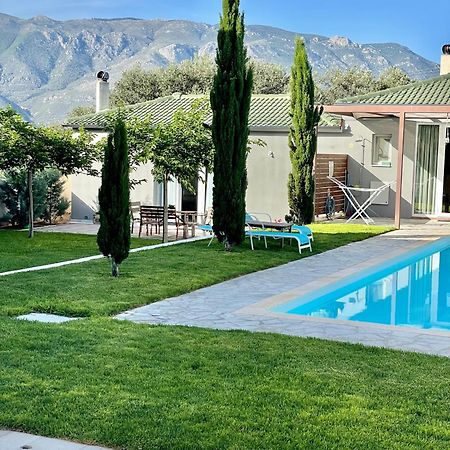 Pool Guesthouse Corinth Экстерьер фото
