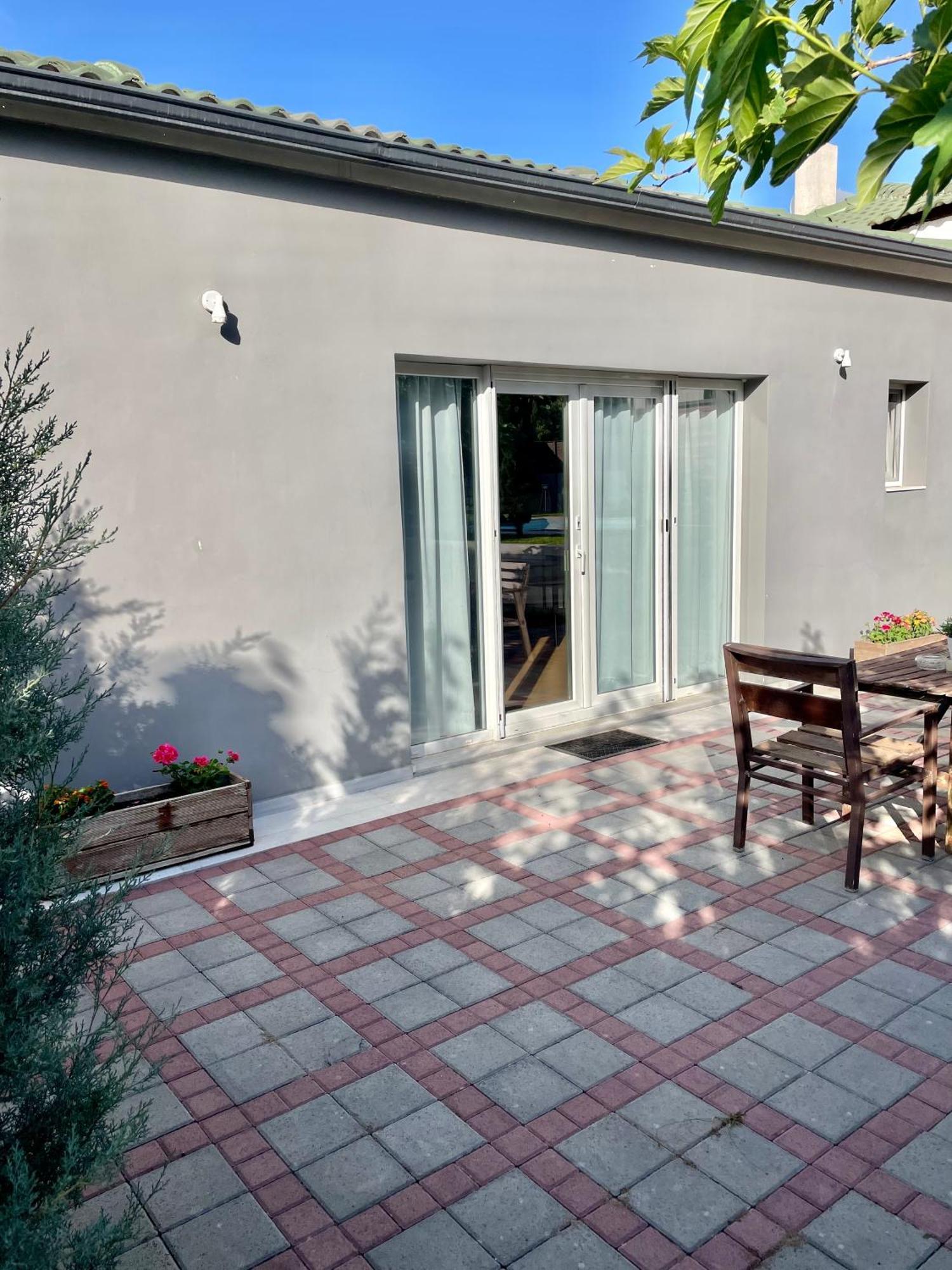 Pool Guesthouse Corinth Экстерьер фото